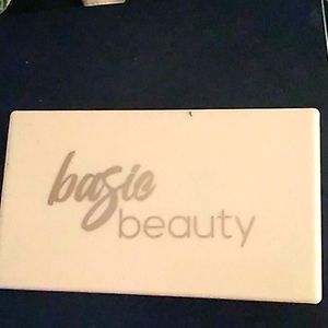 Basic Beauty Bronzy AF bronzer palette
